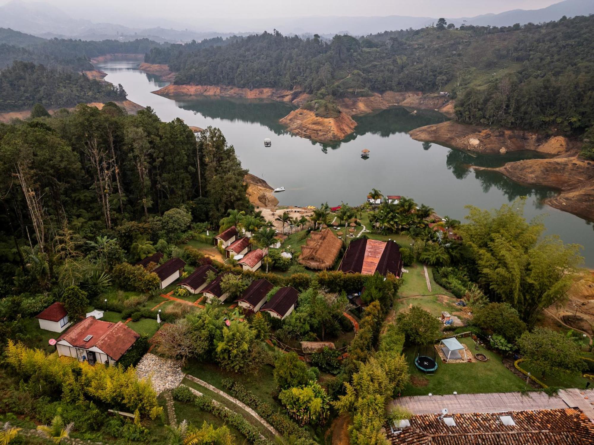 Hotel Pietrasanta Guatapé Eksteriør bilde